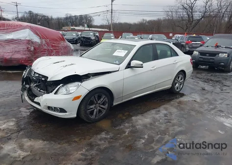 2011 Mercedes-Benz E 350 4Matic z USA, uszkodzony, nr VIN WDDHF8HB8BA503011